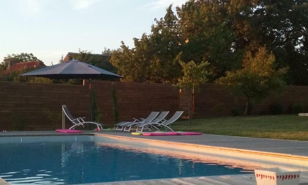 Le Mazet D'Olt Bed & Breakfast Altillac Ngoại thất bức ảnh